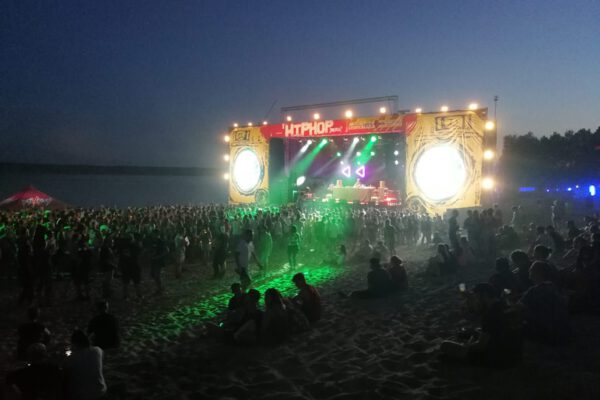 Hip Hop Stage am Strand