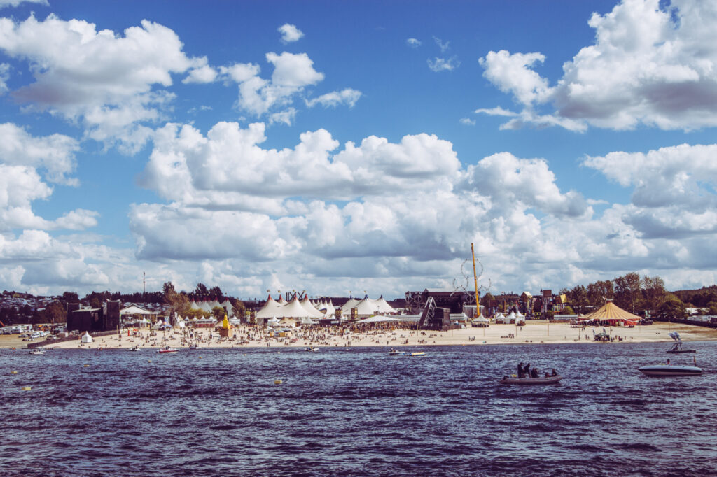 Sonne Mond Sterne-Festival Strand